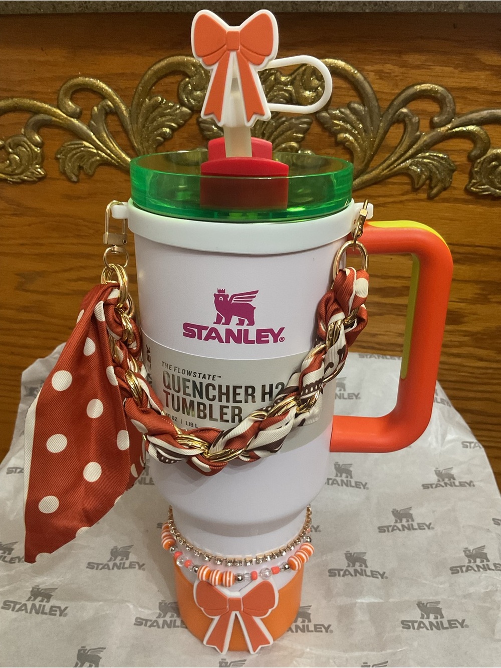 Stanley White Colorway 40oz Quencher H2.0 Tumbler with Decorative accessories - Picture 2 of 9